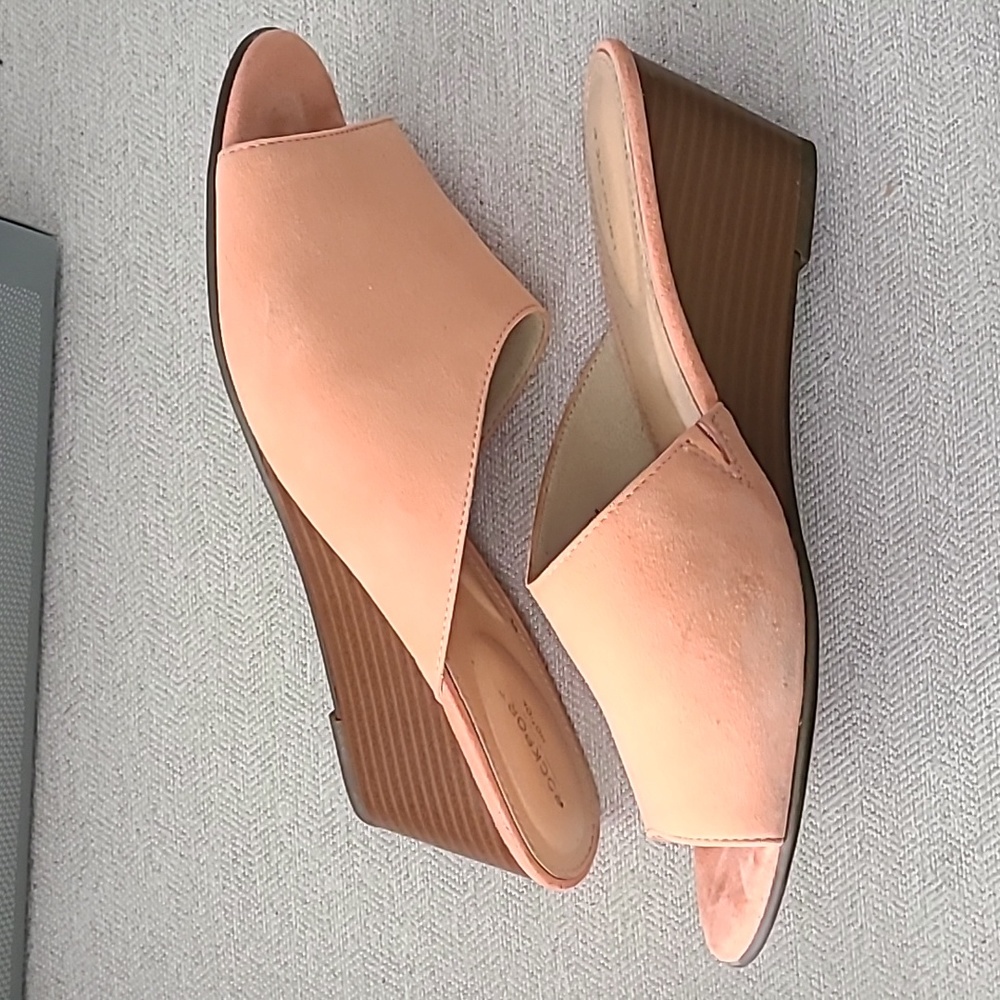 Rockport Taylor Assymetrical Slides in Suede - 8.5 - Picture 13 of 14